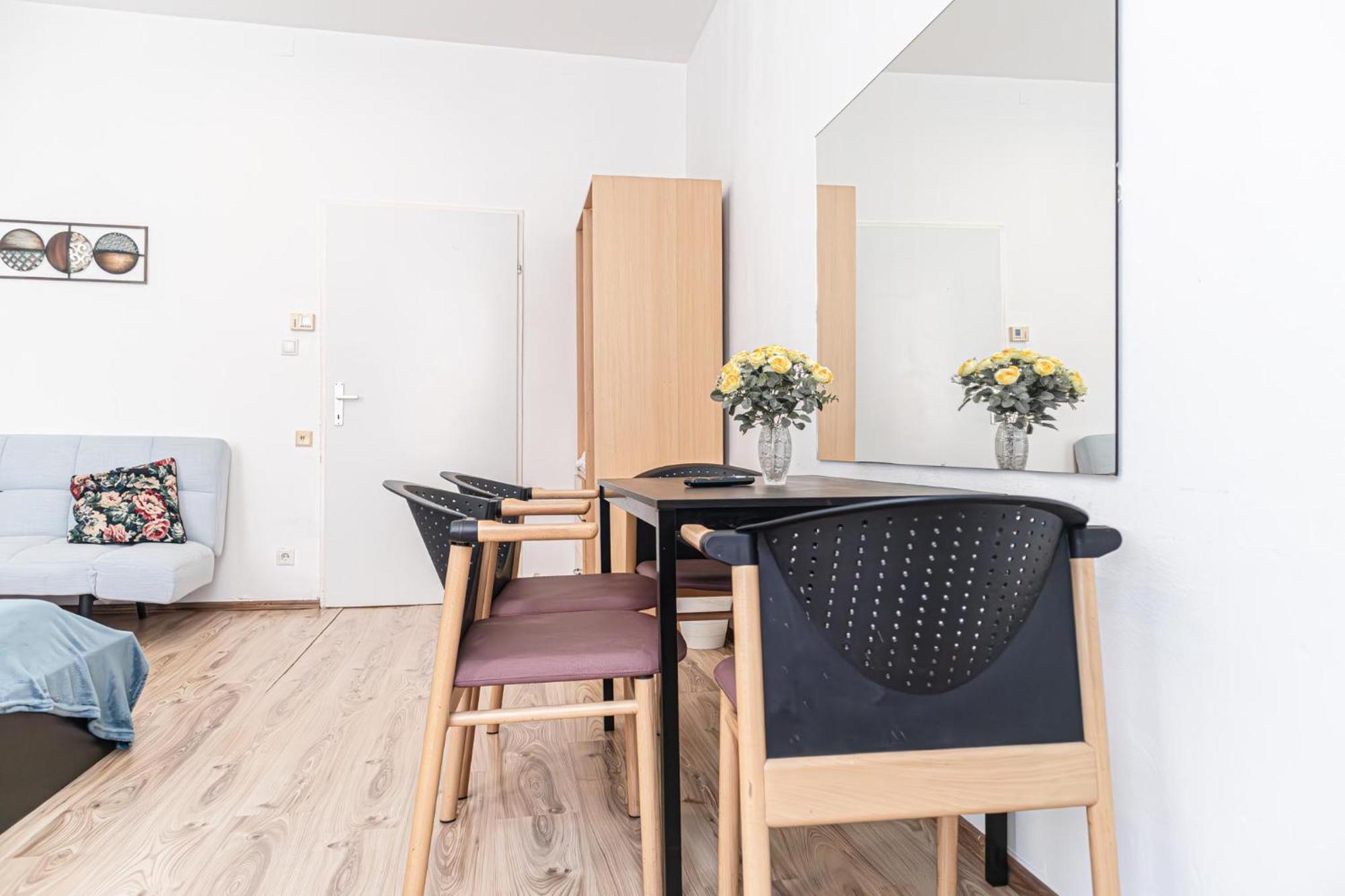 Budget Apartments Well Connected To The Whole City Bécs Kültér fotó
